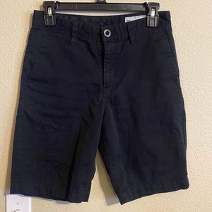Volcom shorts size 28